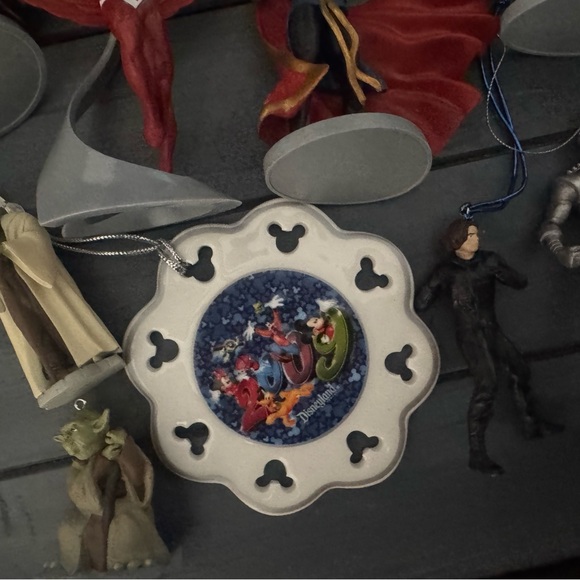 Superhero and Sci-Fi Character Figurine Set - Picture 4 of 4